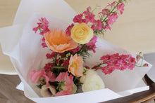 Load image into Gallery viewer, FRESH FLOWER BOUQUET | A LIL HANDFUL OF BLOOMS
